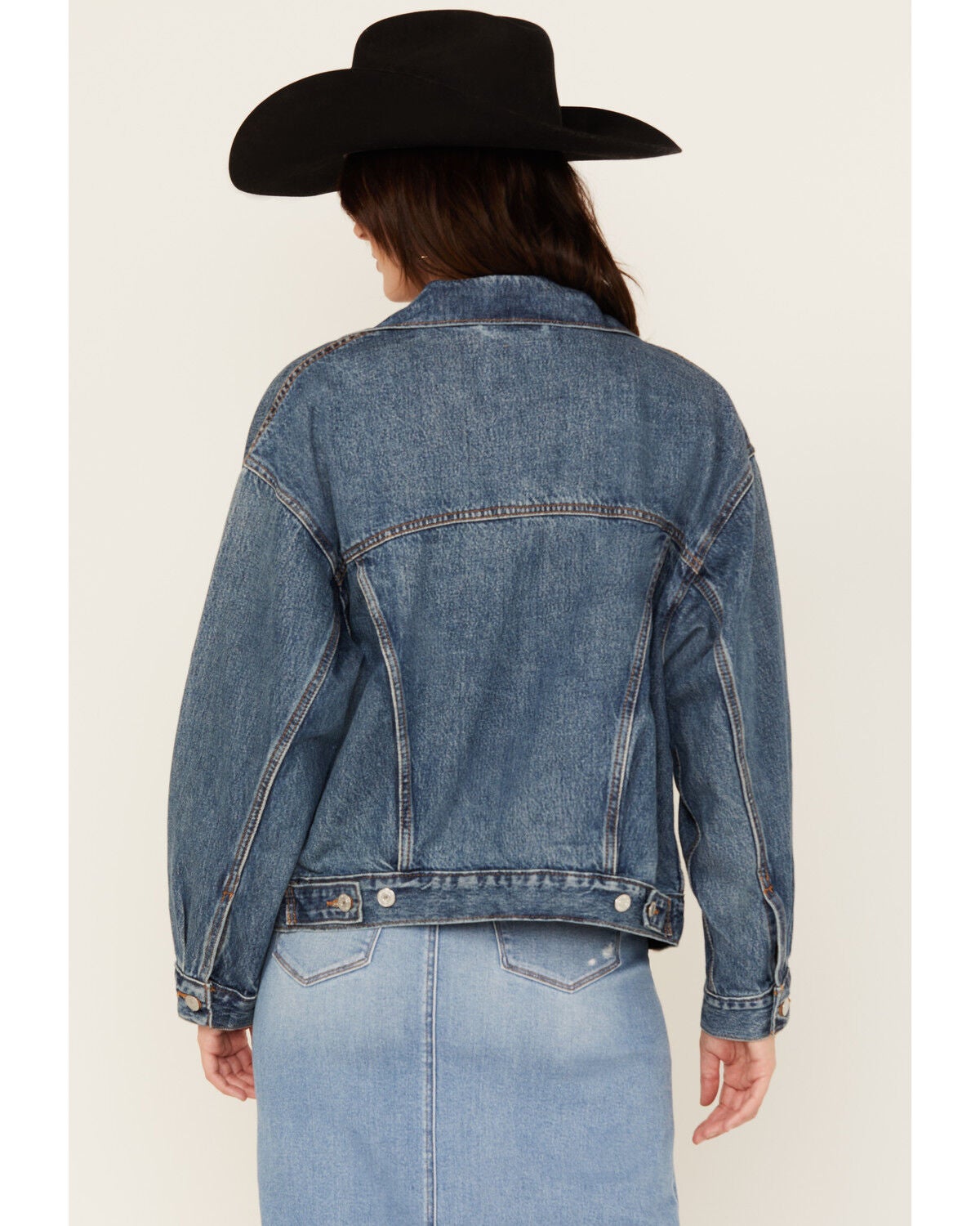 Image #4 - Levi's Women's Turning Heads 90's Trucker Jacket, Medium Wash, hi-res