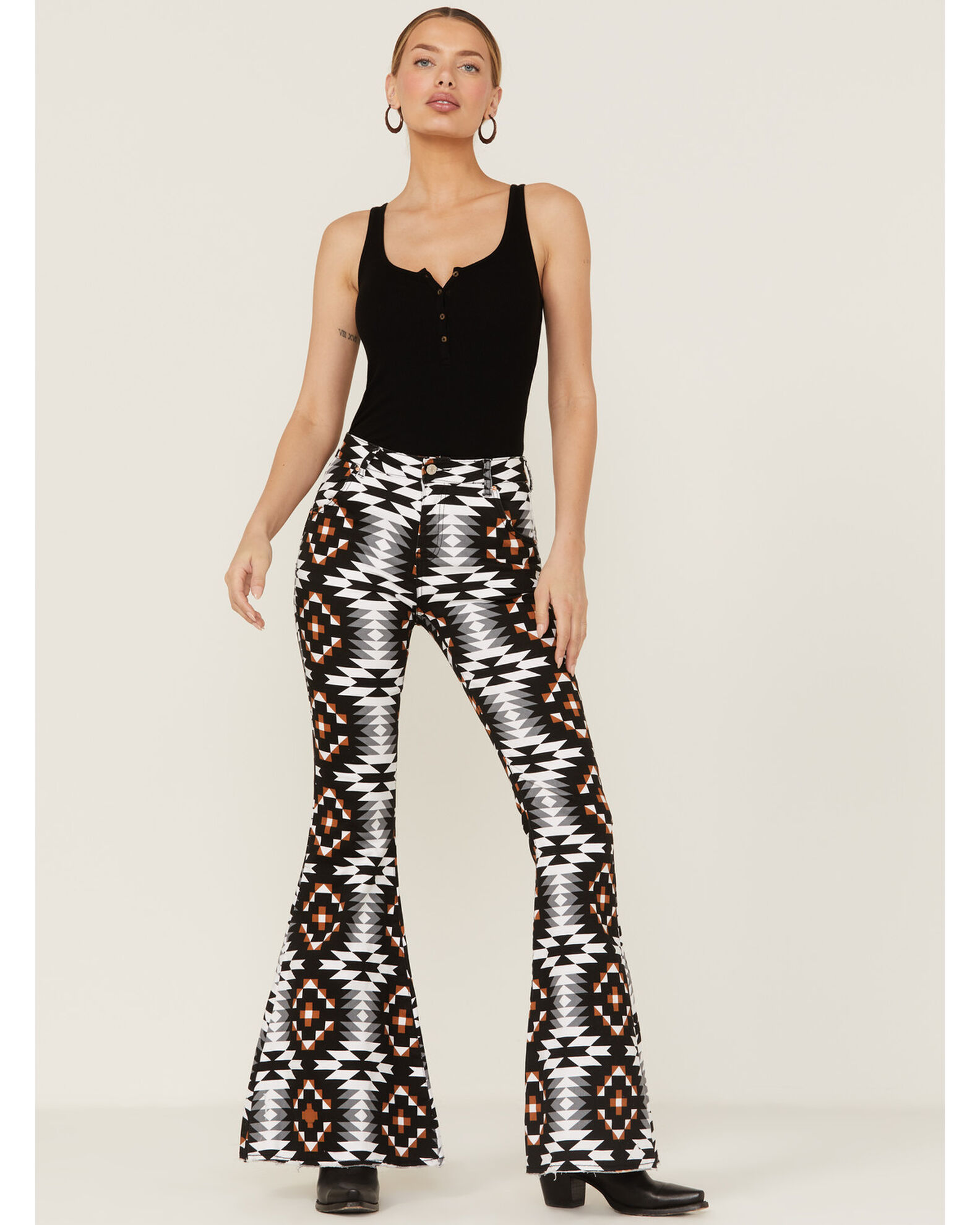 Product Name: Ranch Dress'n Women's Full Del Rio Southwestern Print Super  Flare Pants
