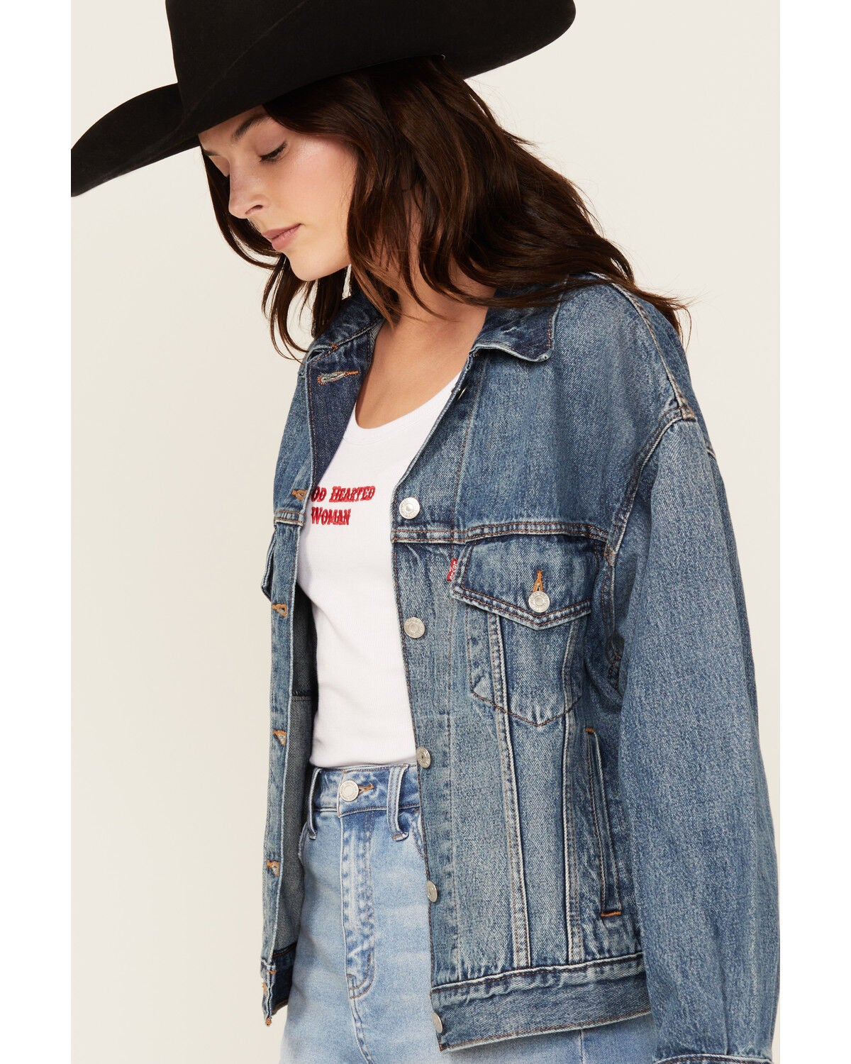 Image #2 - Levi's Women's Turning Heads 90's Trucker Jacket, Medium Wash, hi-res
