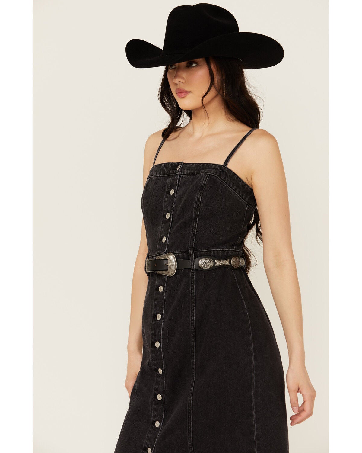 Shyanne Women's Concho Scalloped Belt, Black, hi-res