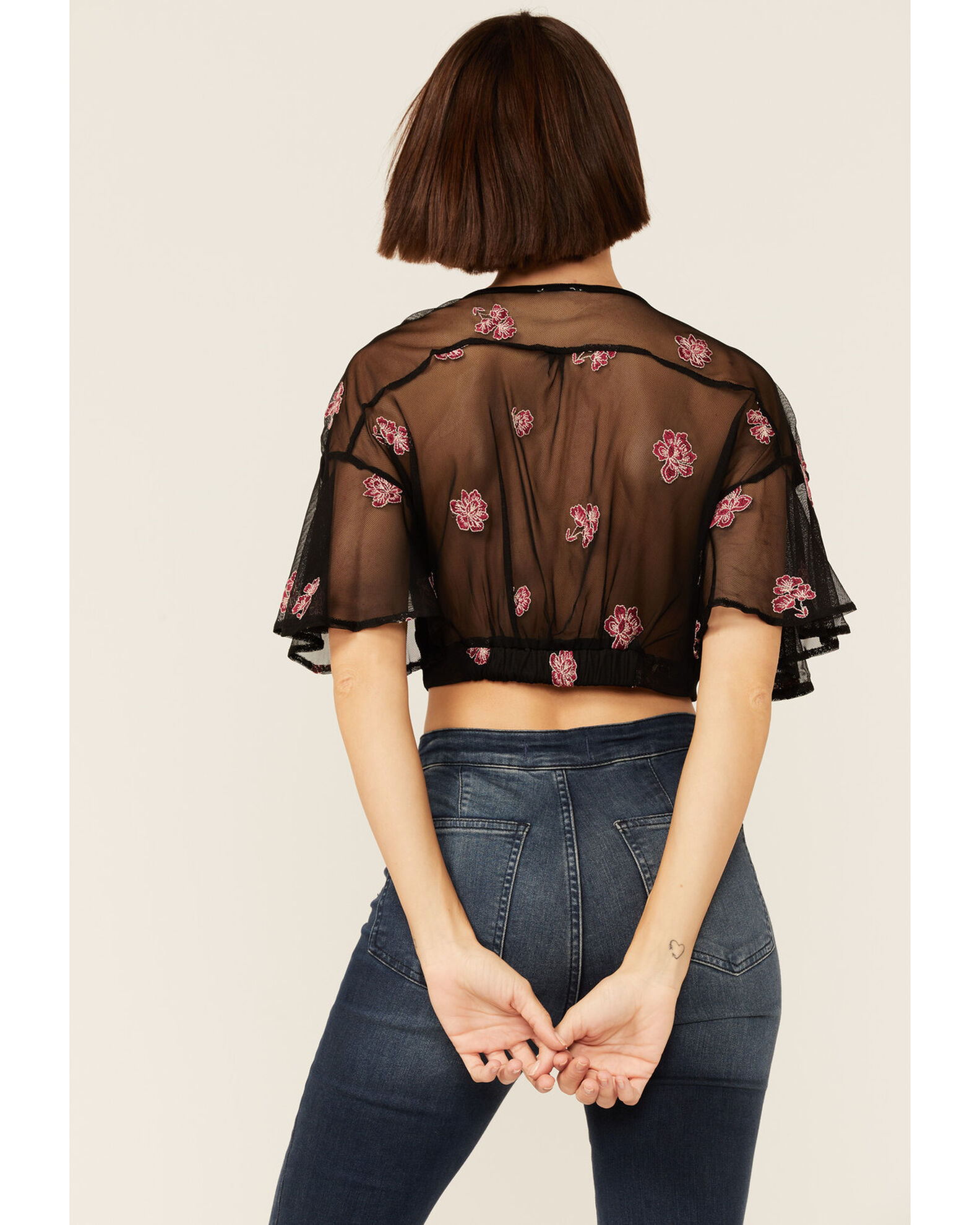 En Creme Women s Black Floral Embroidered Mesh Short Sleeve Crop Top Sheplers