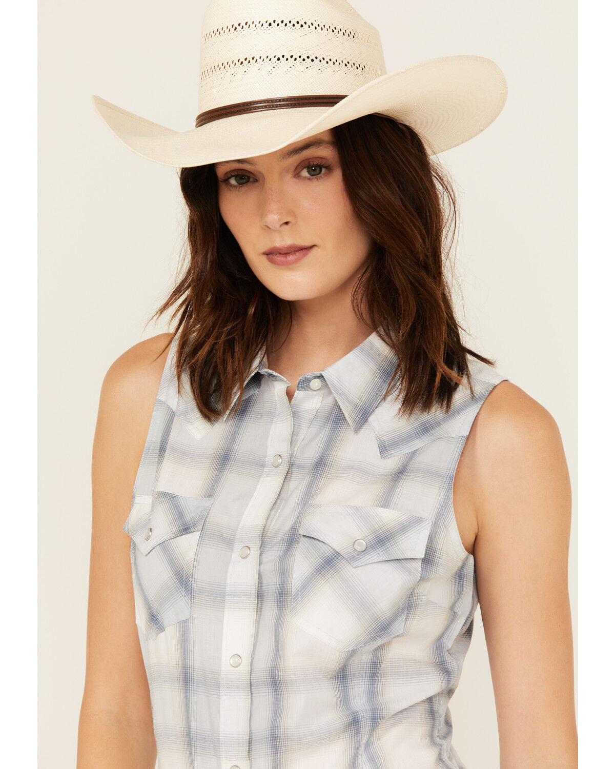 Image #2 - Wrangler Retro Women's Boot Barn Exclusive Plaid Print Sleeveless Snap Western Shirt, Blue, hi-res
