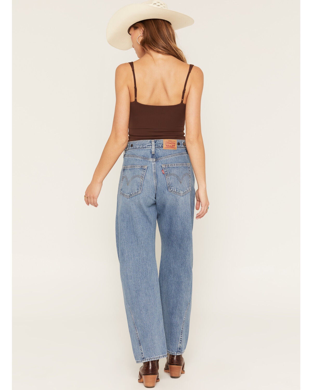 Image #3 - Levi's Women's Medium Wash High Rise Cinch Barrel Denim Jeans, Medium Wash, hi-res
