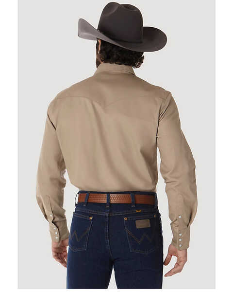 Wrangler Men's Solid Cowboy Cut Firm Finish Long Sleeve Work Shirt |  Sheplers