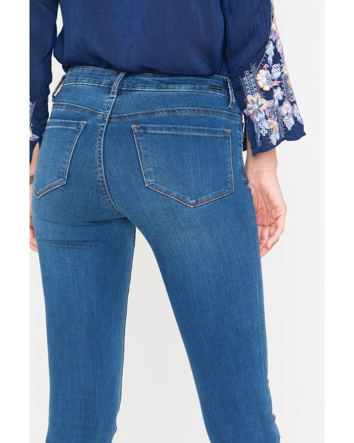 Tractr Blu Women's Embroidered Fray Hem