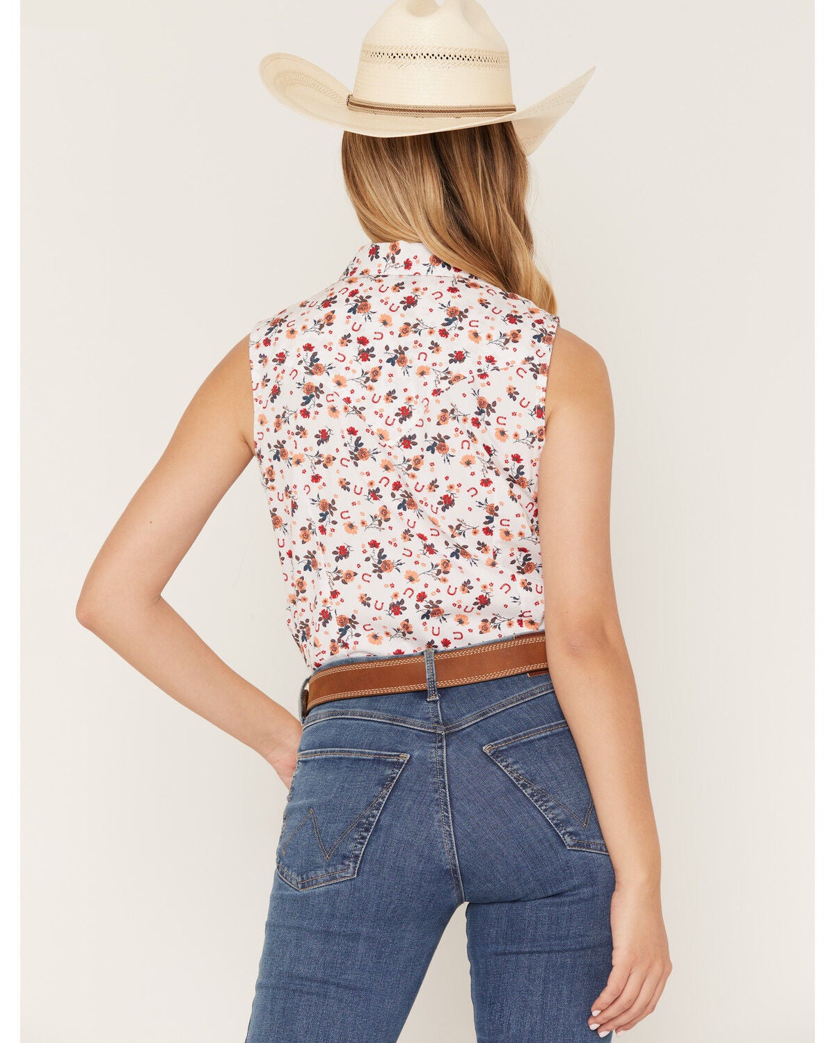 Image #4 - Wrangler Retro Women's Boot Barn Exclusive Horseshoe Floral Print Sleeveless Pearl Snap Western Shirt, White, hi-res