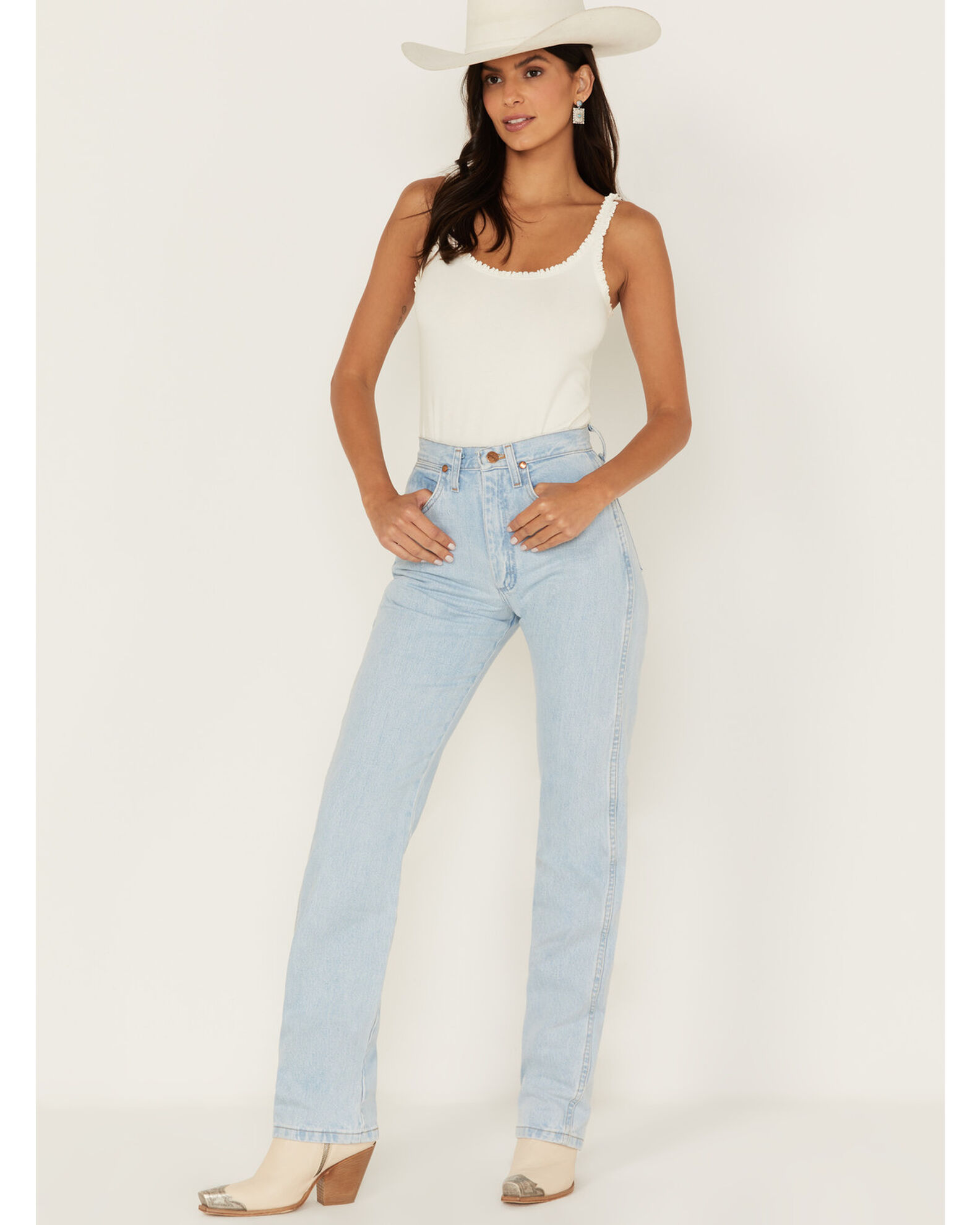 Wrangler Women s Light Wash Slim Fit Cowboy Cut Jeans Sheplers