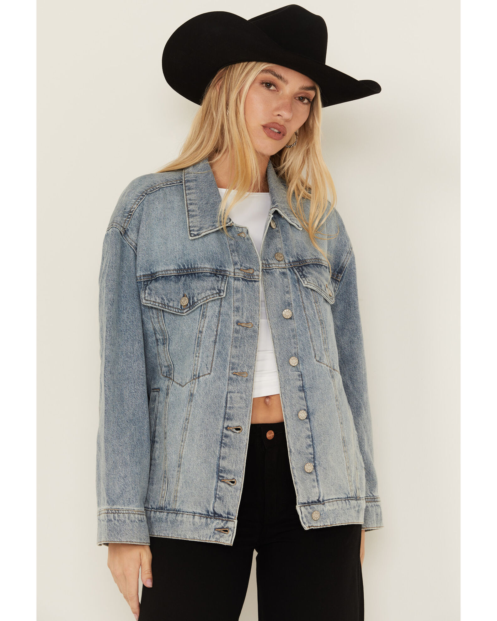 Daze Women s Later Medium Wash Denim Jacket Sheplers