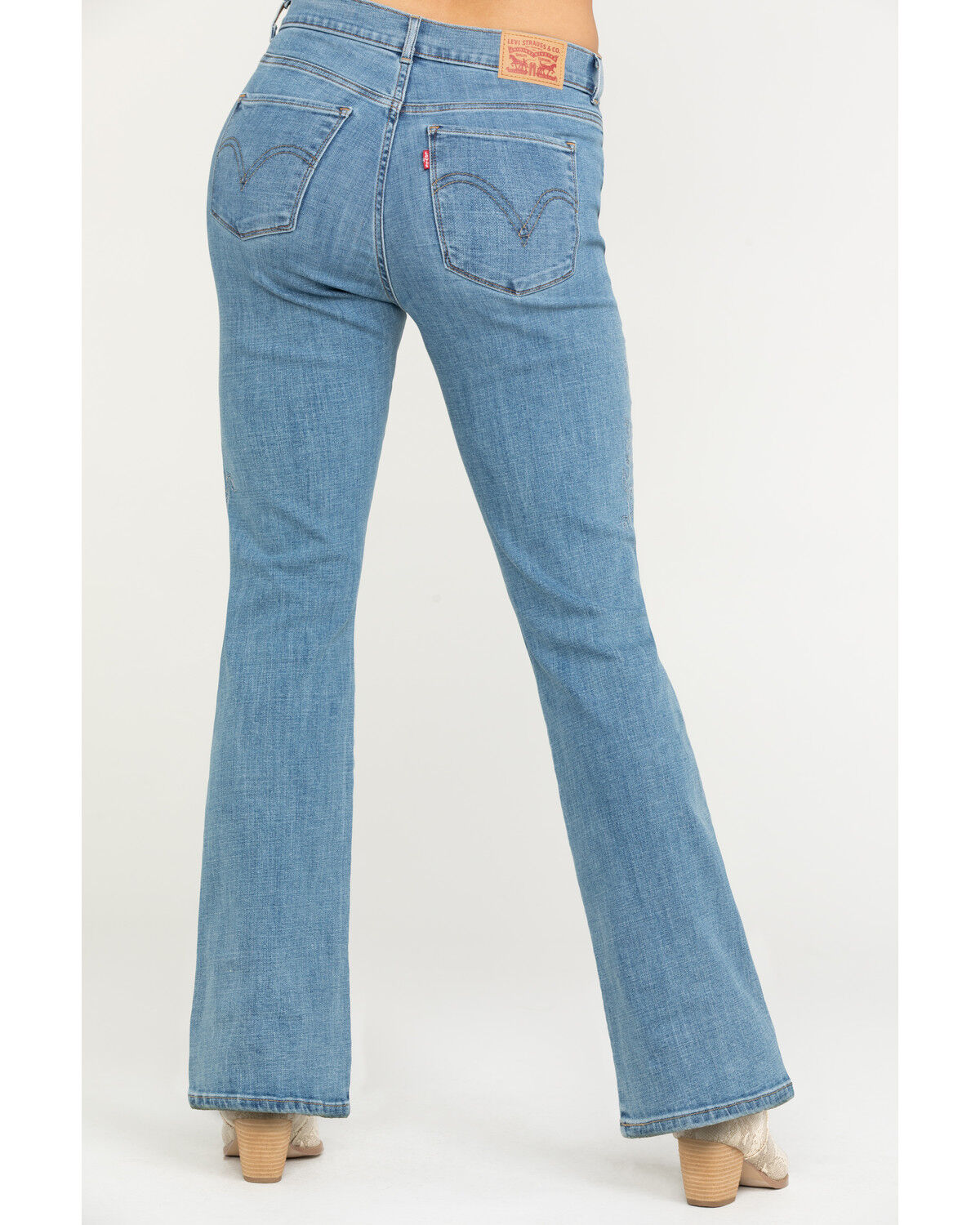 levi's women's low rise boot cut