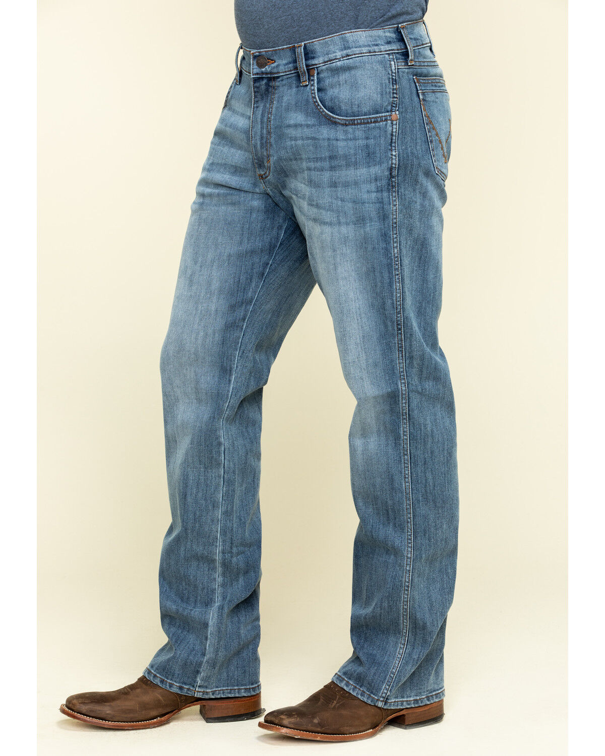 wrangler men's relaxed bootcut jean with stretch