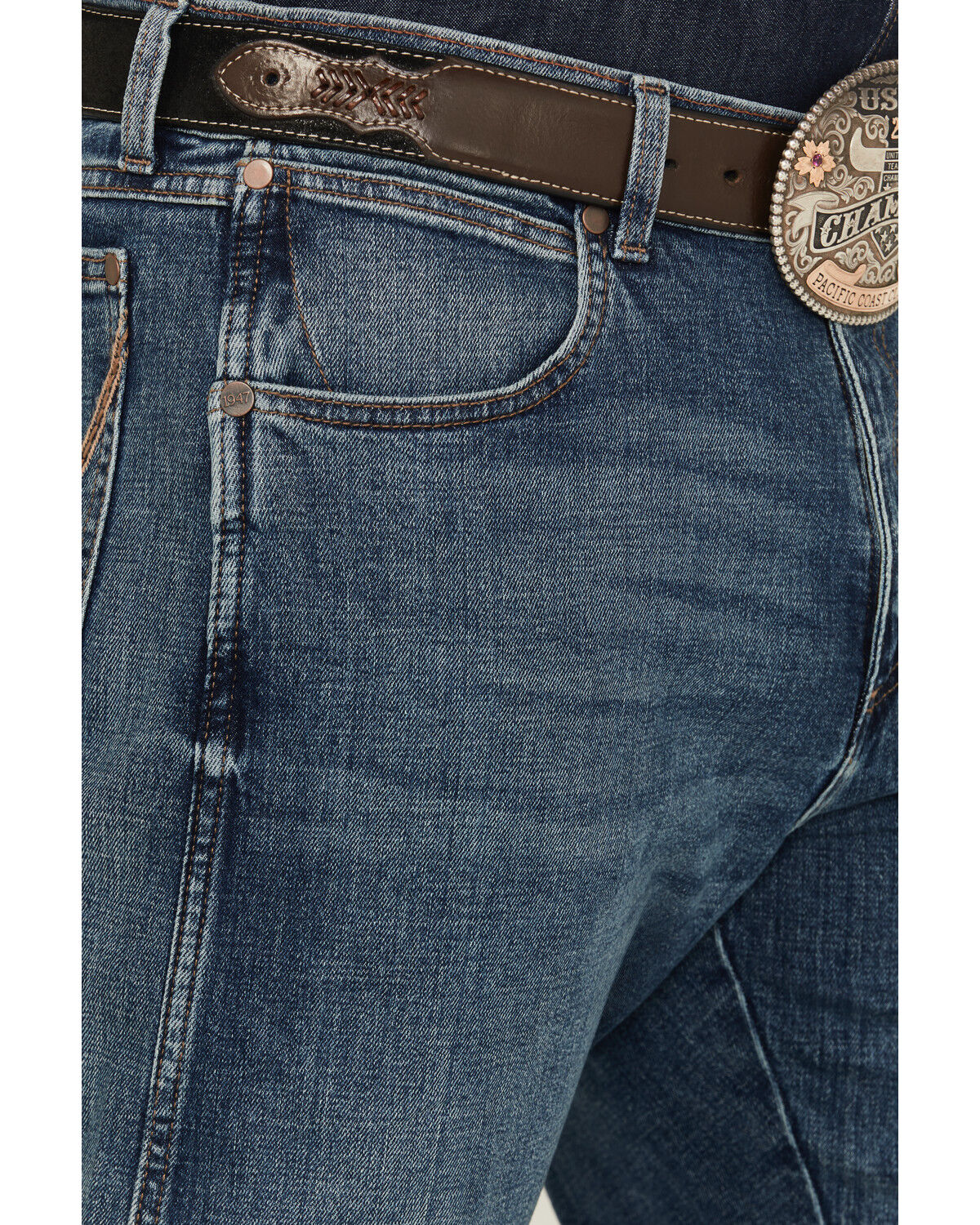 Image #2 - Wrangler Retro Men's Medium Wash Relaxed Fit Bootcut Stretch Denim Jeans - Long, Medium Wash, hi-res