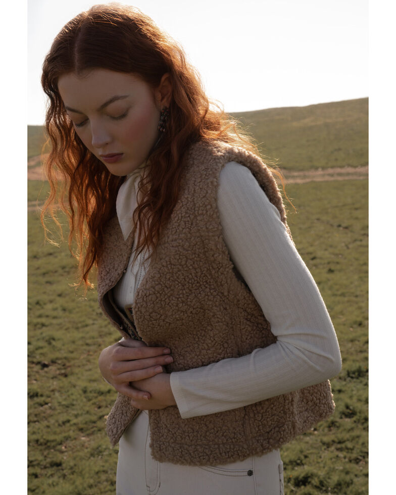 Very J Women's Sherpa Vest, Chocolate, hi-res