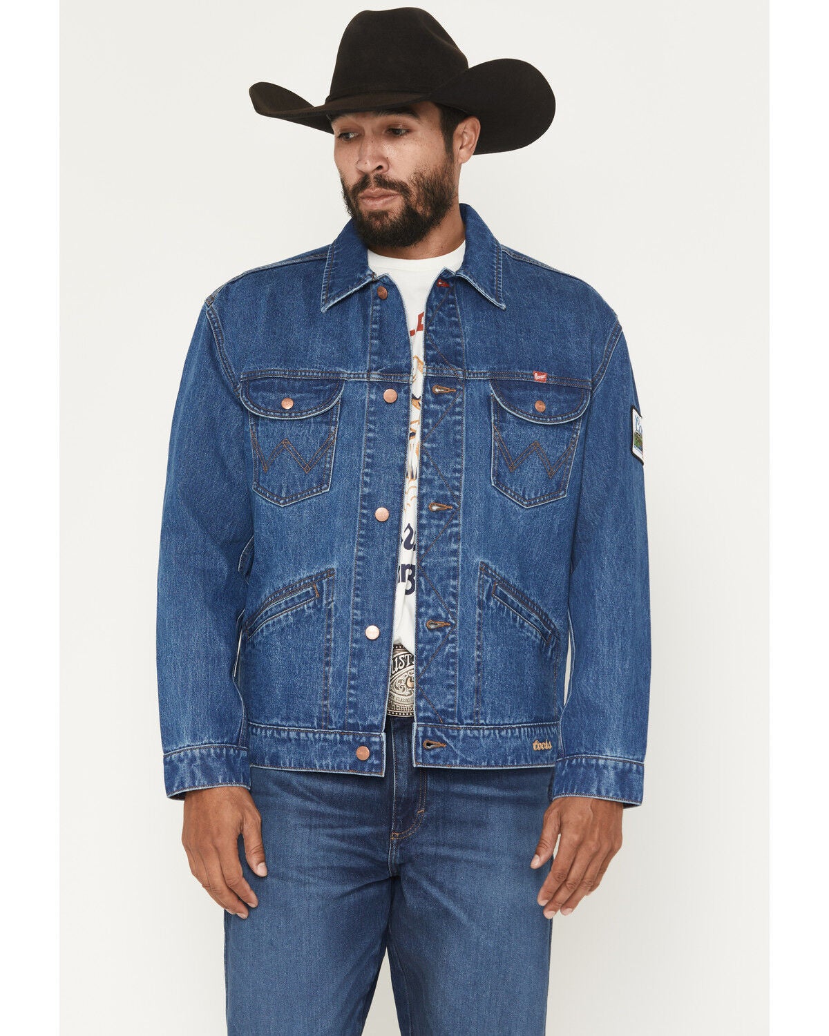 Wrangler X Coors Banquet Men's Denim Western Jacket, Medium Wash, hi-res
