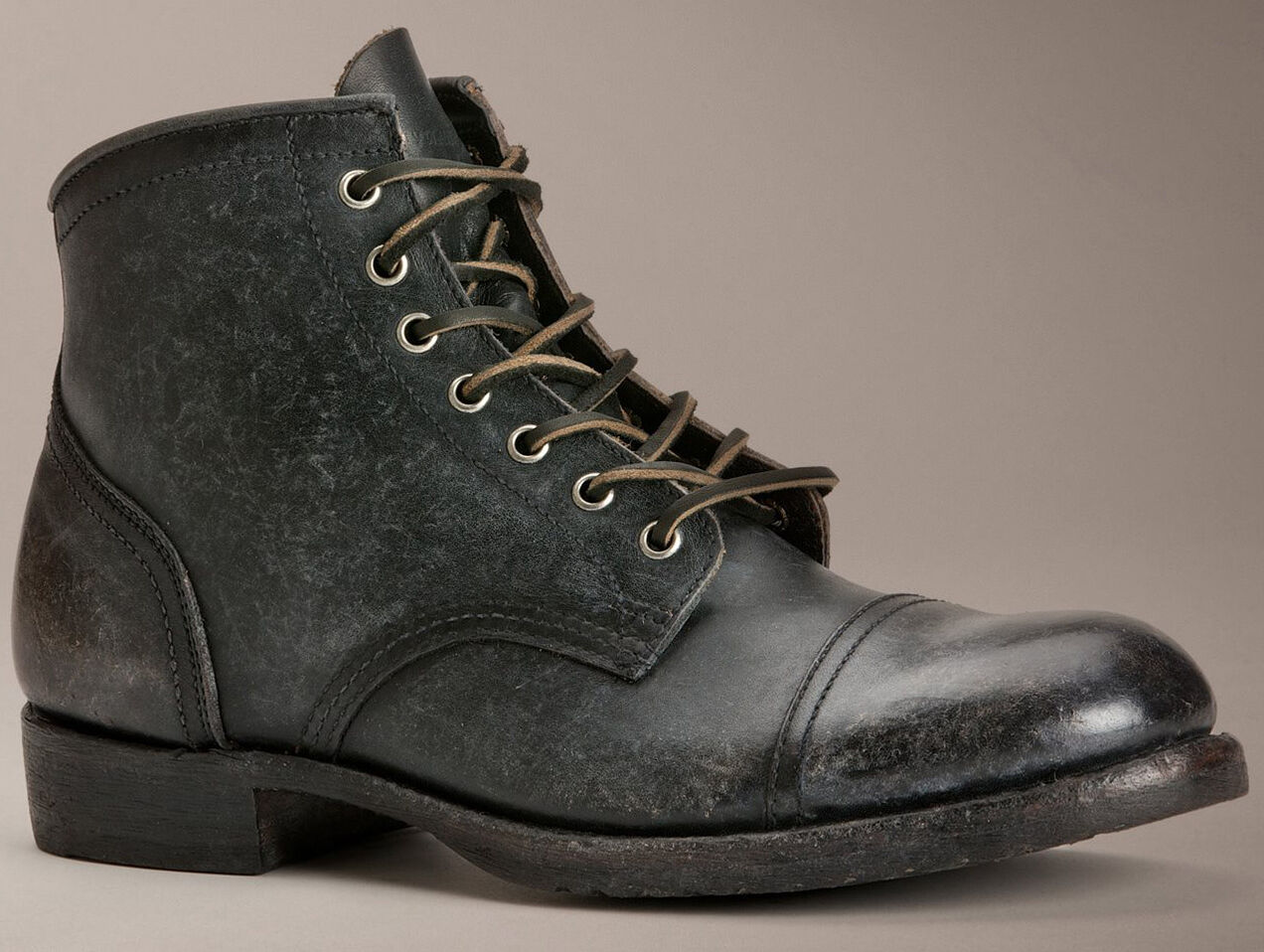 boots like frye