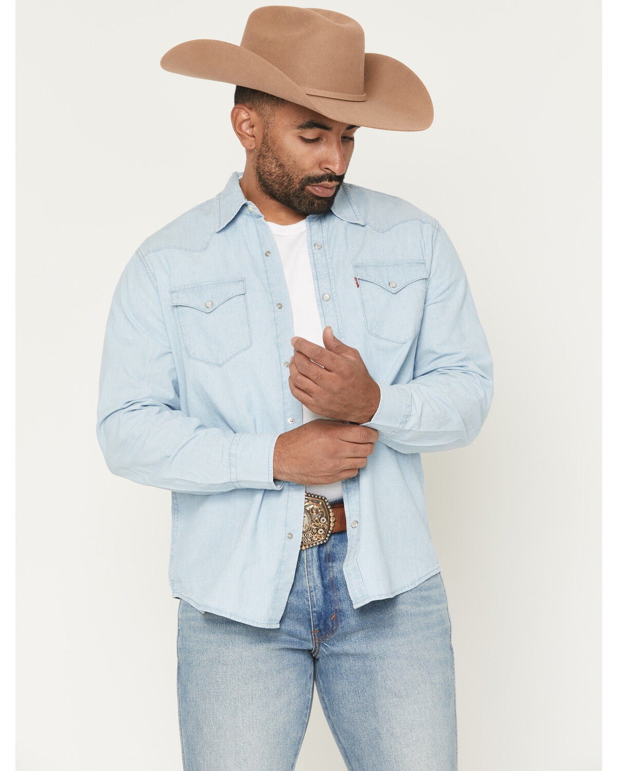 Levi's Men's Light Wash Classic Western Standard Long Sleeve Pearl Snap Western Shirt, Light Wash, hi-res