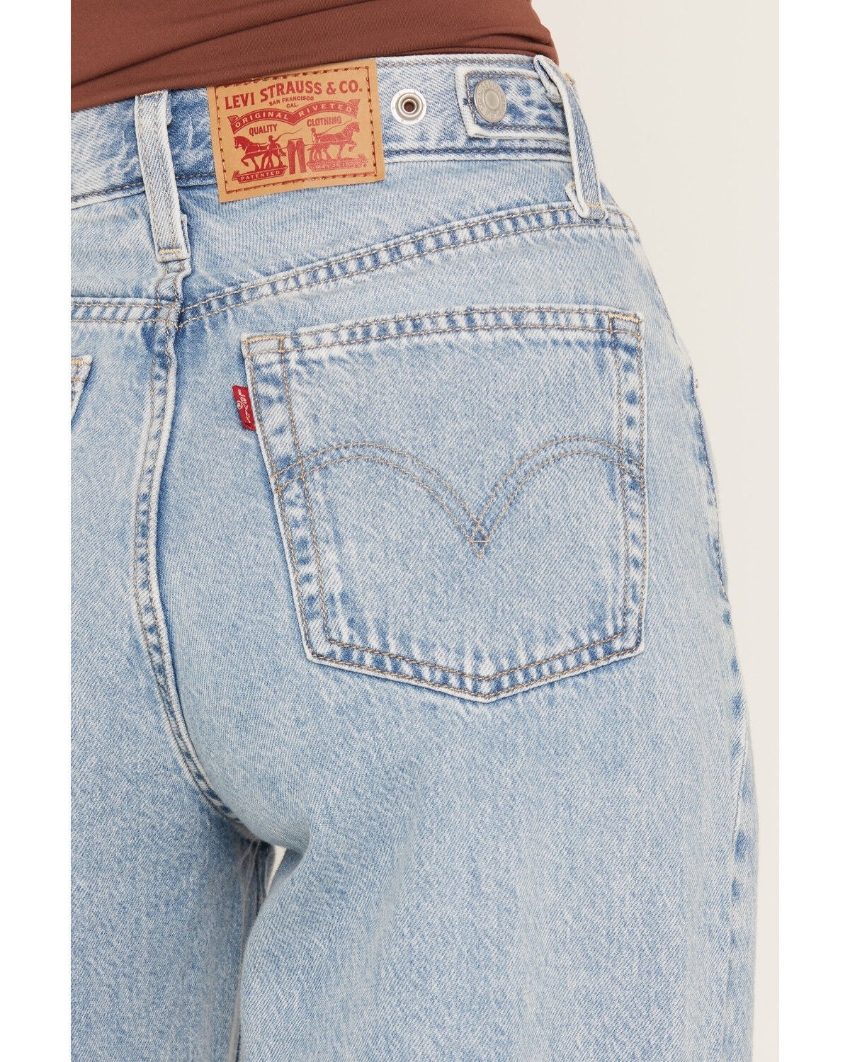 Image #4 - Levi's Women's Invested Indigo Light Wash Cinch Baggy Denim Jeans, Light Wash, hi-res