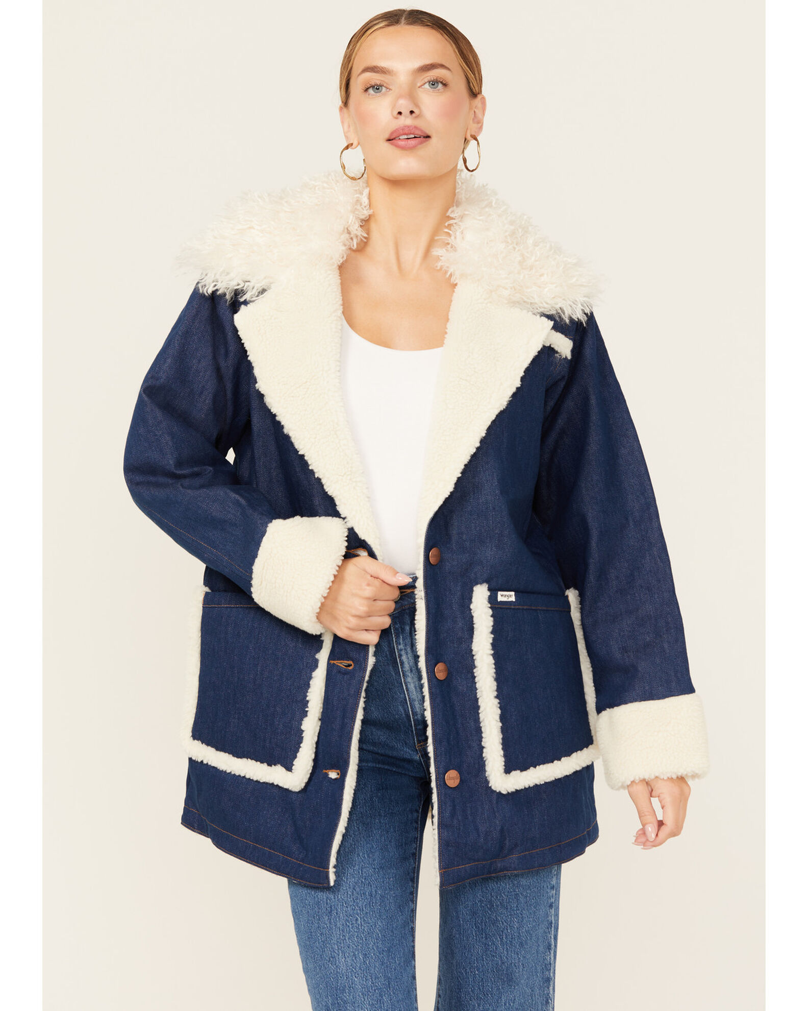 Wrangler Women s Medium Wash Sherpa Lined Oversized Jacket Sheplers
