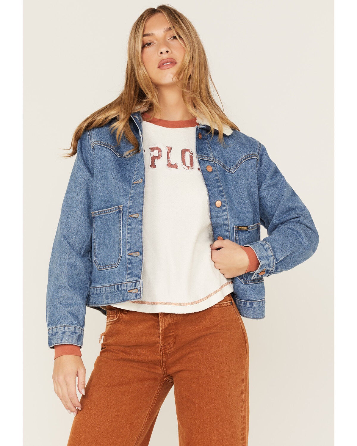 Wrangler Women's Light Wash Denim Sherpa Collar Western Jacket, Blue, hi-res