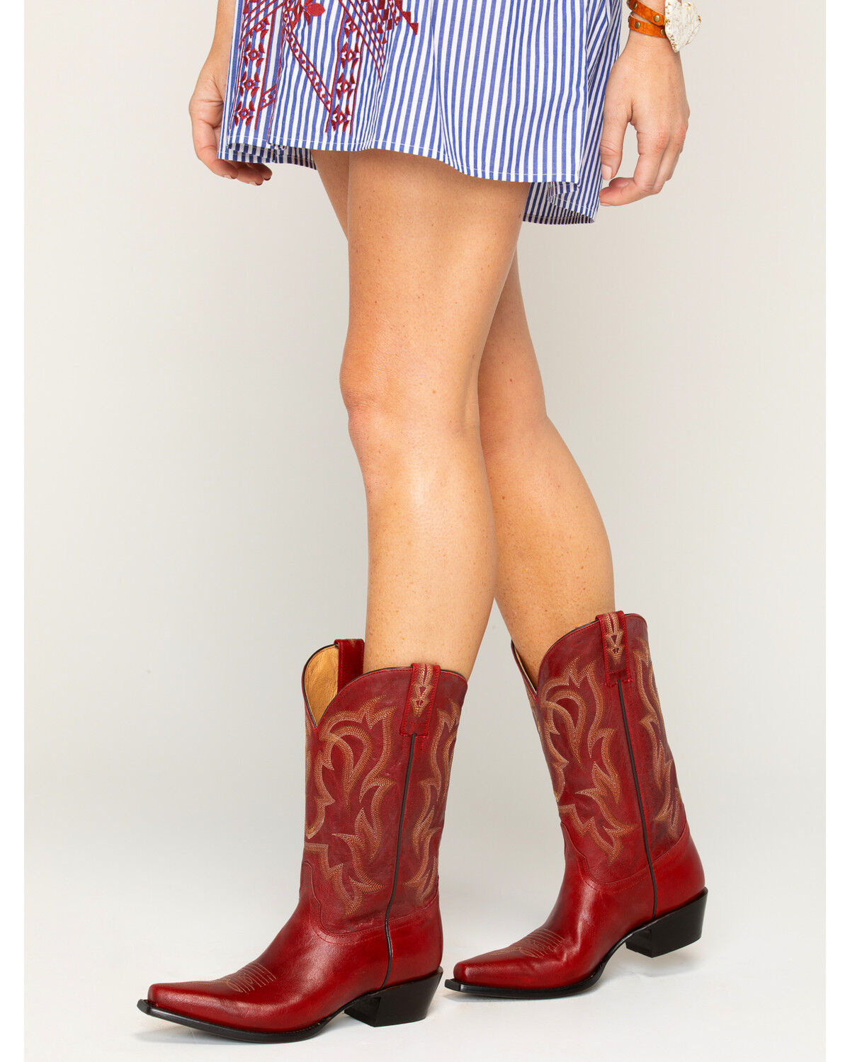 red snip toe cowboy boots