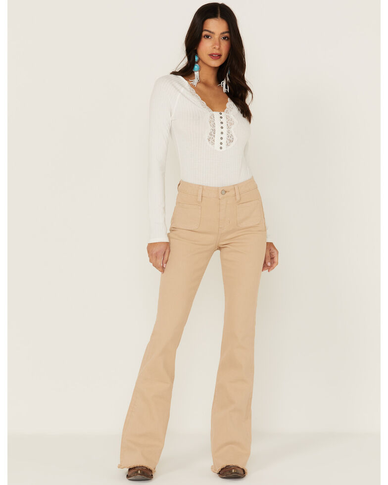 Idyllwind Women's Sand High Rise Front Patch Pocket Flare Jeans, Sand, hi-res
