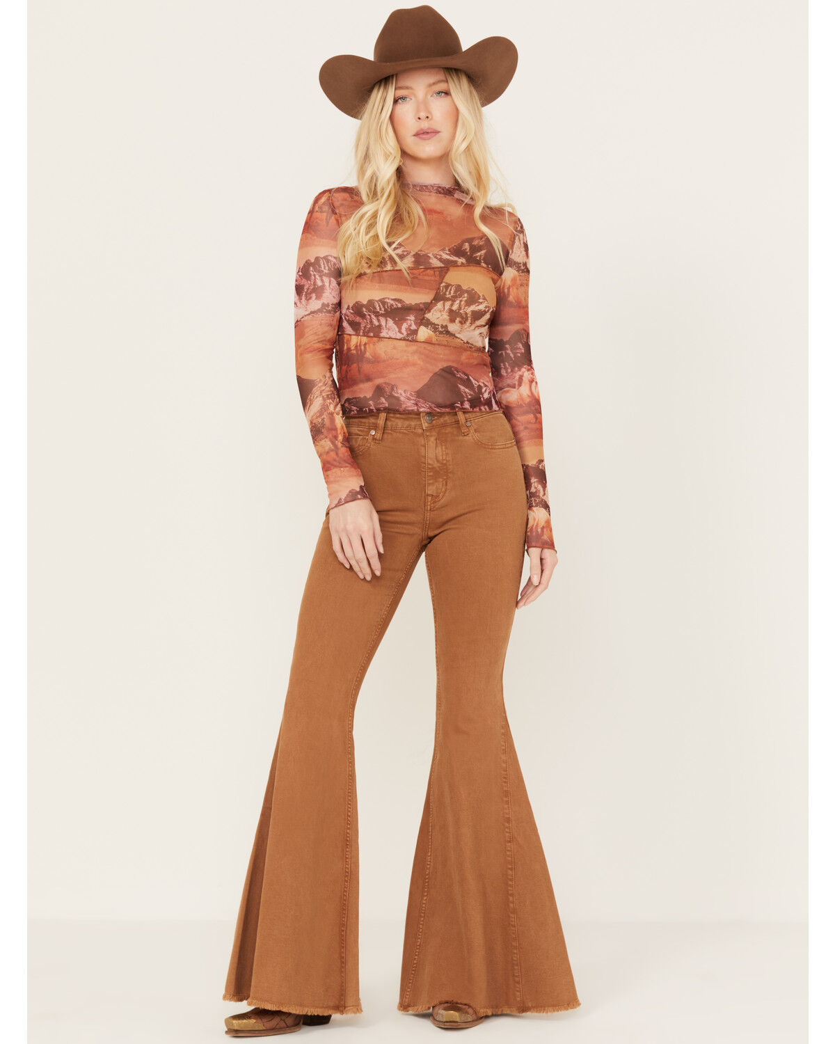 Image #1 - Shyanne Women's High Rise Super Flare Stretch Jeans, , hi-res