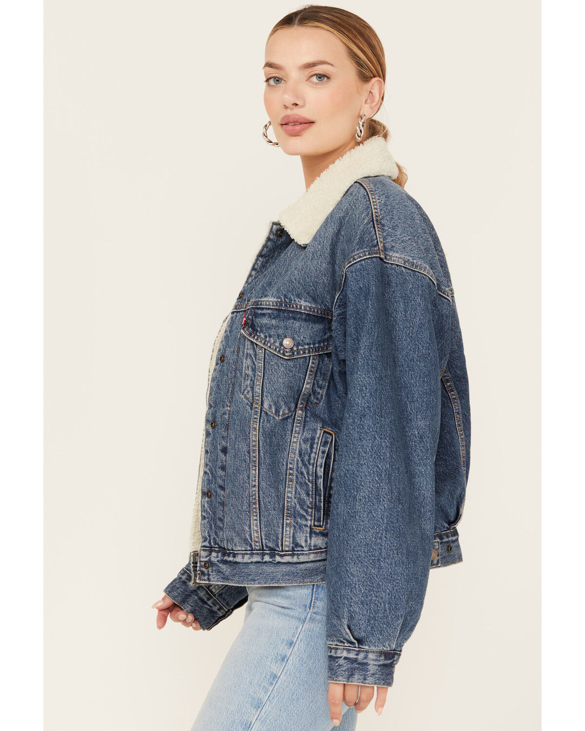 Image #2 - Levi's Women's Medium Wash 90s Sherpa Trucker Jacket, Blue, hi-res