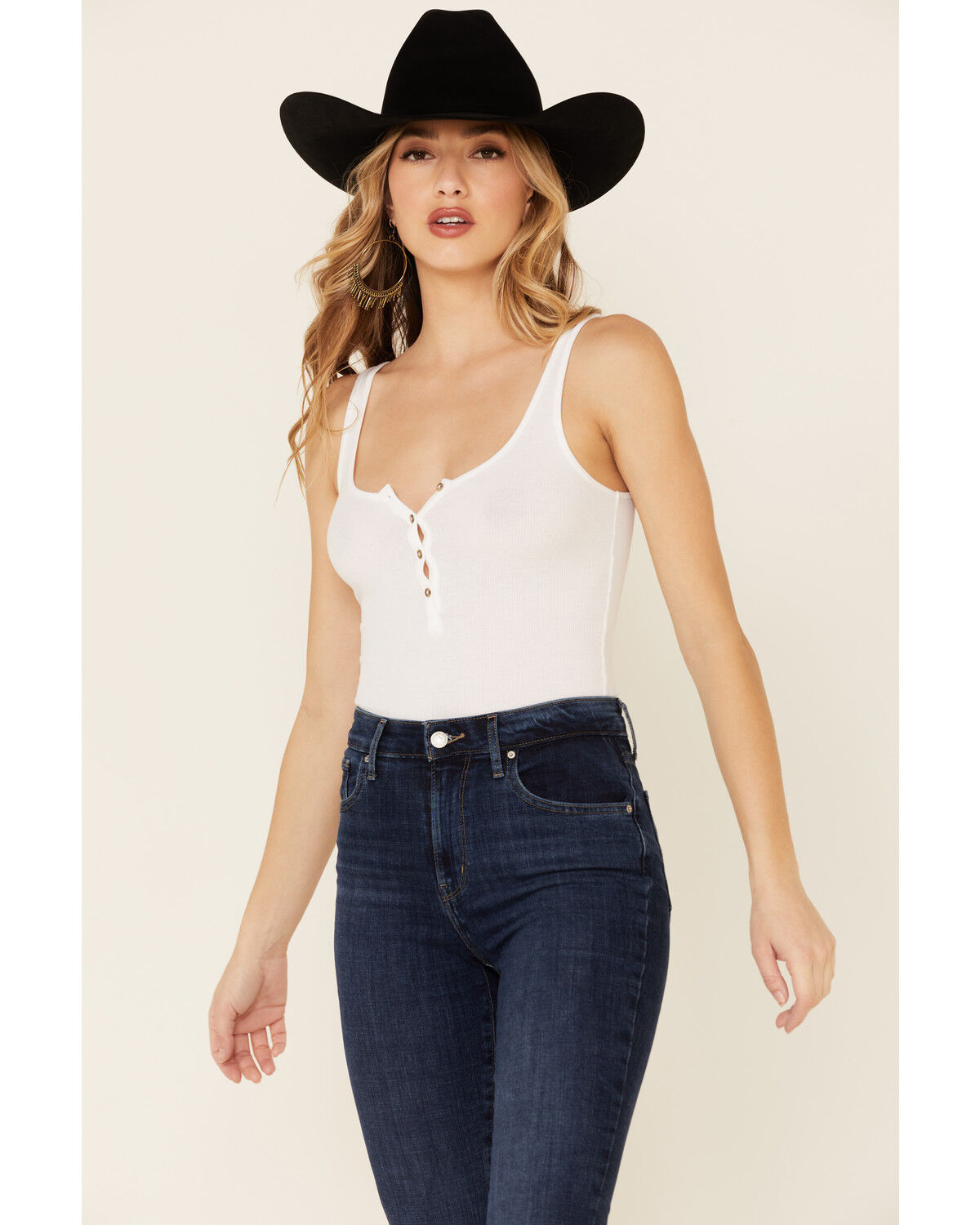 Image #2 - Levi's Women's 725 Lapis Dark Horse Bootcut Jeans, Blue, hi-res