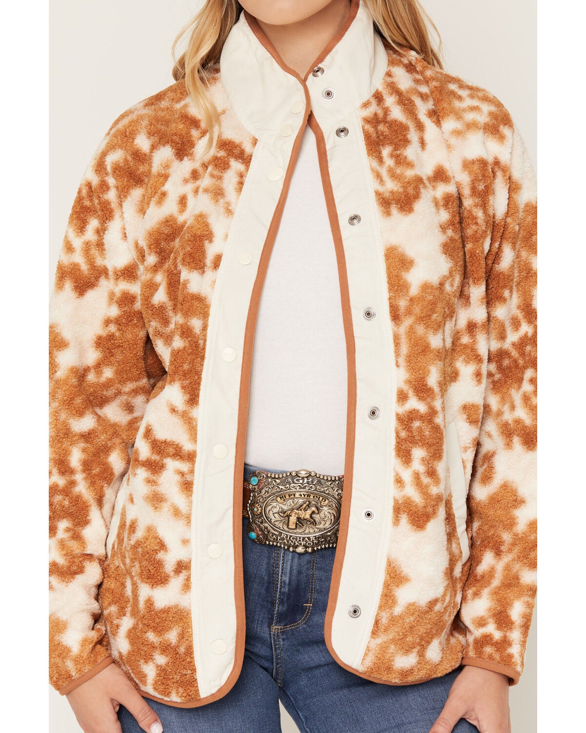 Image #3 - Wrangler Women's Hay Away Cow Print Snap Sherpa Jacket, White, hi-res
