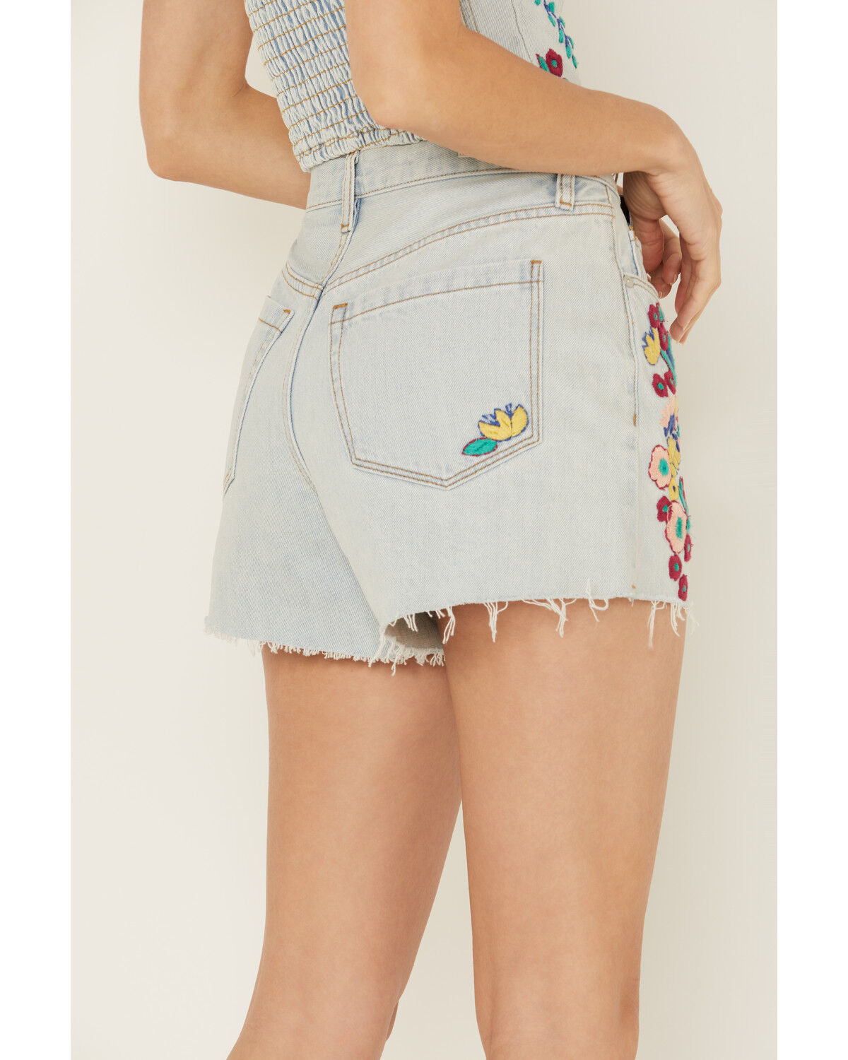 Image #4 - Blank NYC Women's Light Wash High Rise Floral Embroidered Denim Shorts, Light Wash, hi-res