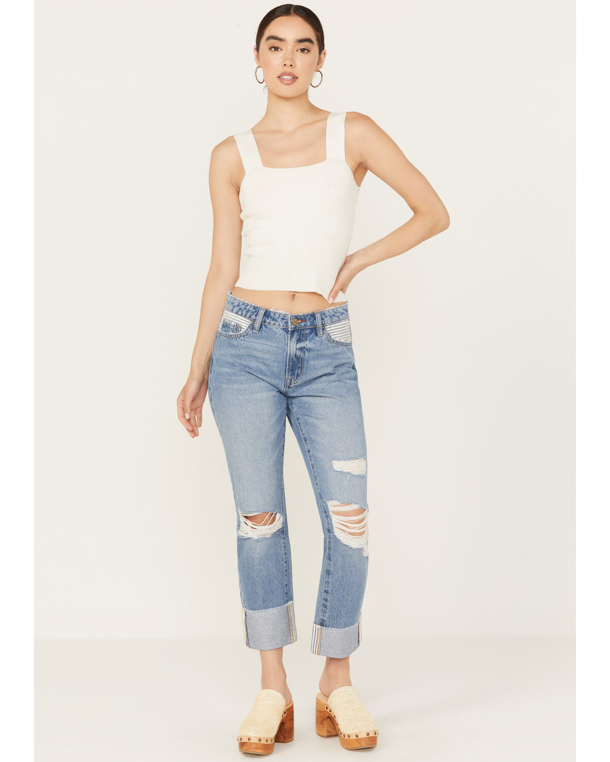 Image #1 - Ceros Women's Mid Rise Rolled Cuffed Capri Jeans, Light Wash, hi-res