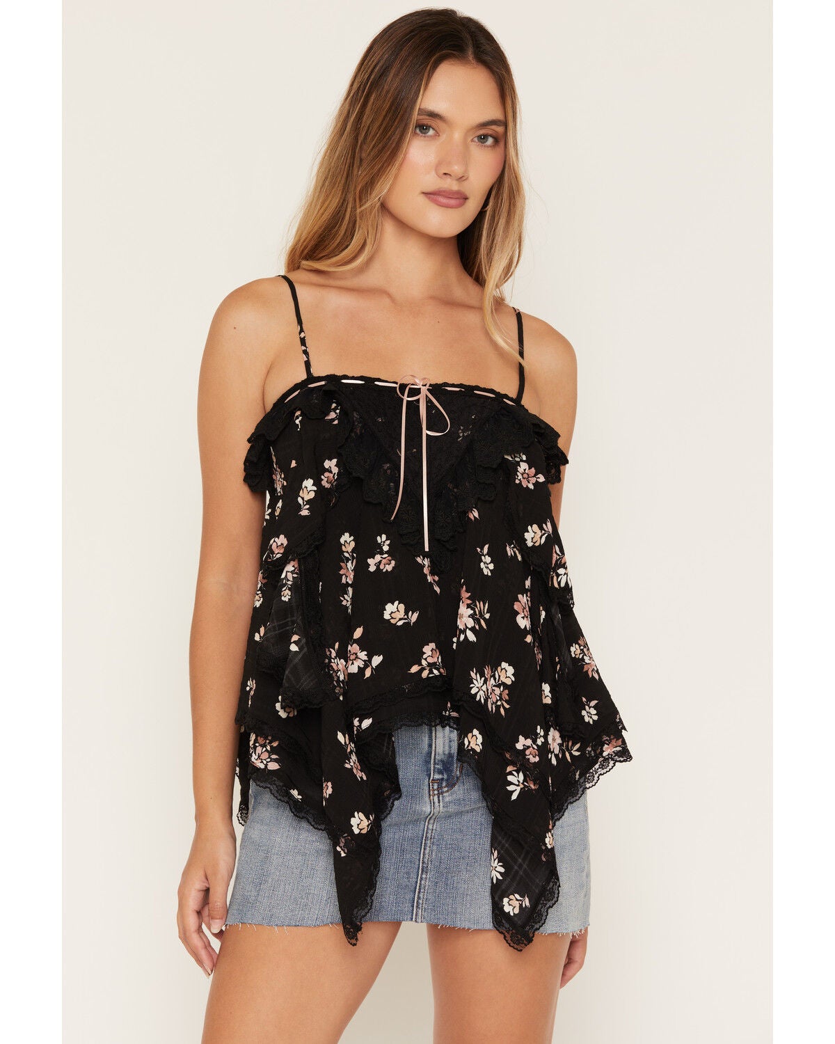 Wild Moss Women's Floral Print Sleeveless Hanky Hem Cami, Black, hi-res