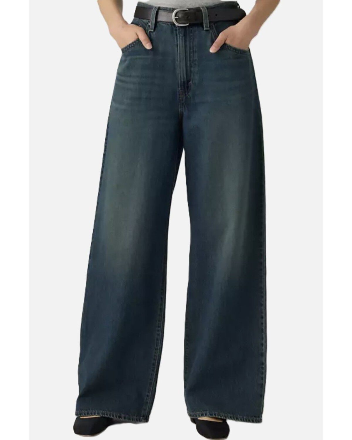 Levi's Women's Medium Wash High Rise Cinch Baggy Lightweight Denim Jeans, Dark Wash, hi-res