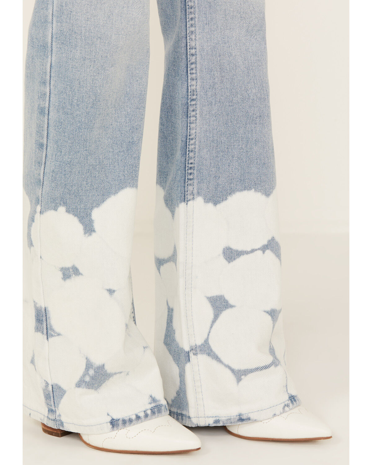 Image #2 - Shyanne Women's Wild Indigo Light Wash Mid Rise Bootcut Jeans, Light Wash, hi-res