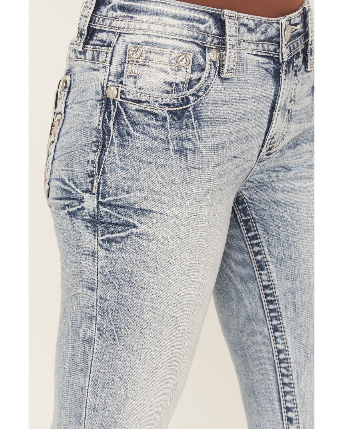 Image #4 - Miss Me Women's Medium Wash Mid Rise Americana Fleur de Lis 32" Bootcut Stretch Denim Jeans, Medium Wash, hi-res