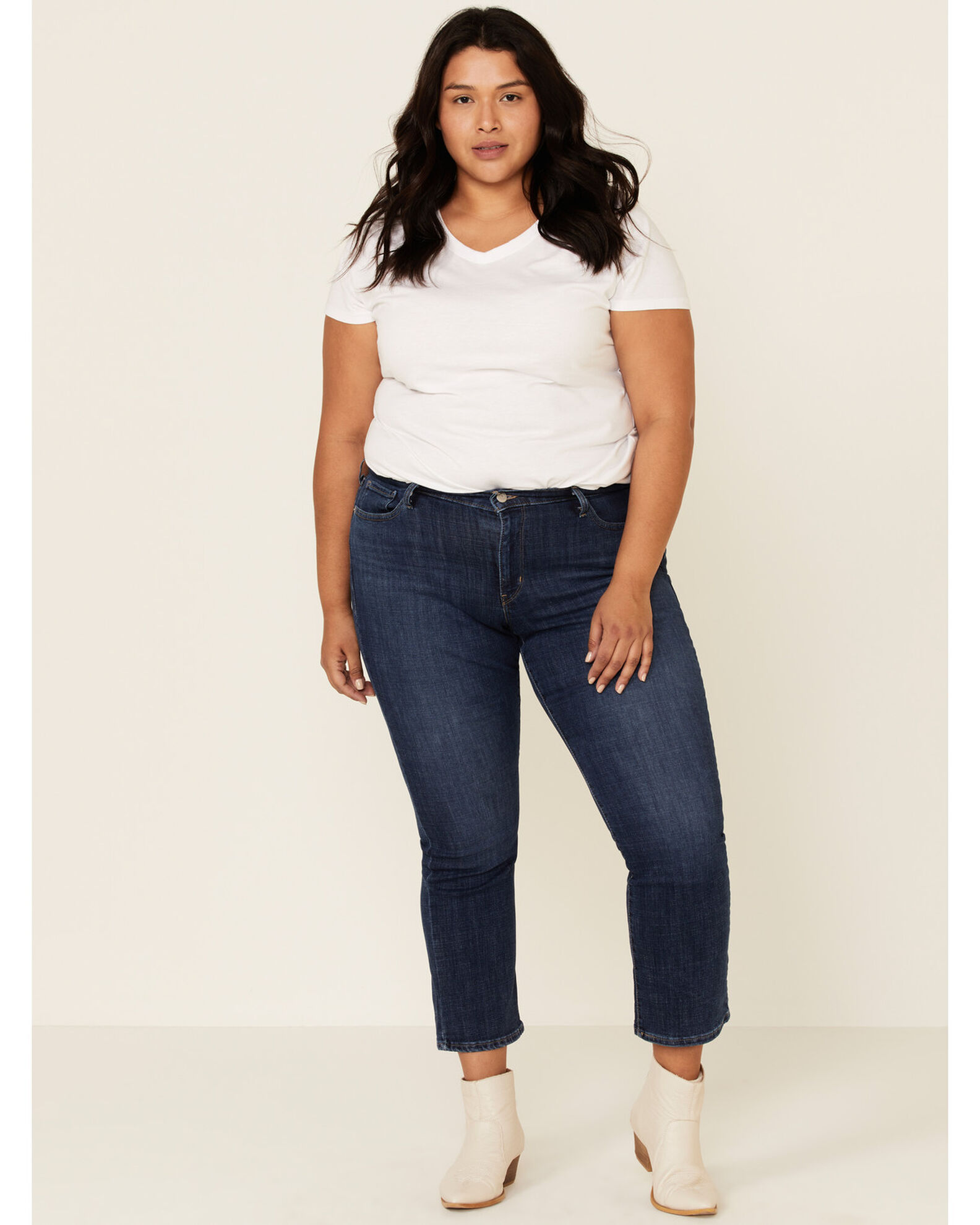 Levi's women's plus size on sale 414 classic straight jeans