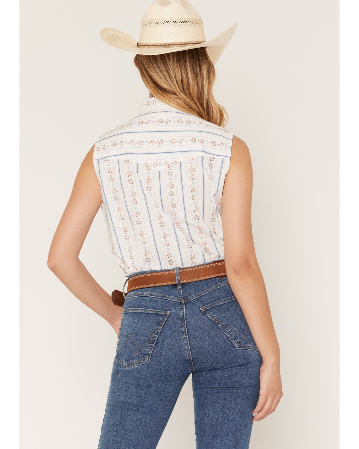 Image #4 - Ely Walker Women's Boot Barn Exclusive Floral Horseshoe Wallpaper Print Sleeveless Pearl Snap Western Shirt, White, hi-res