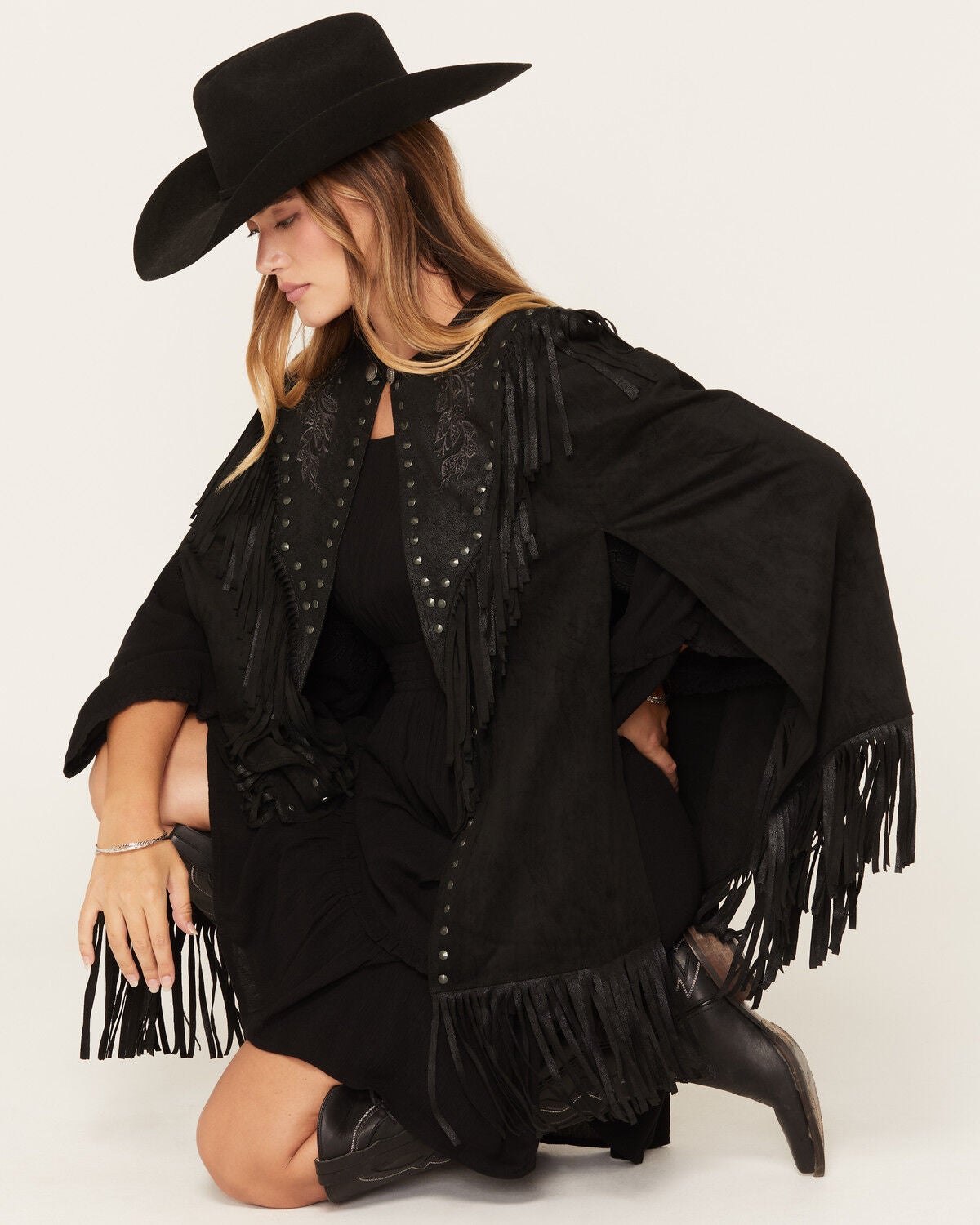 Shyanne Women's Shelby Faux Suede Fringe Capelet, Black, hi-res
