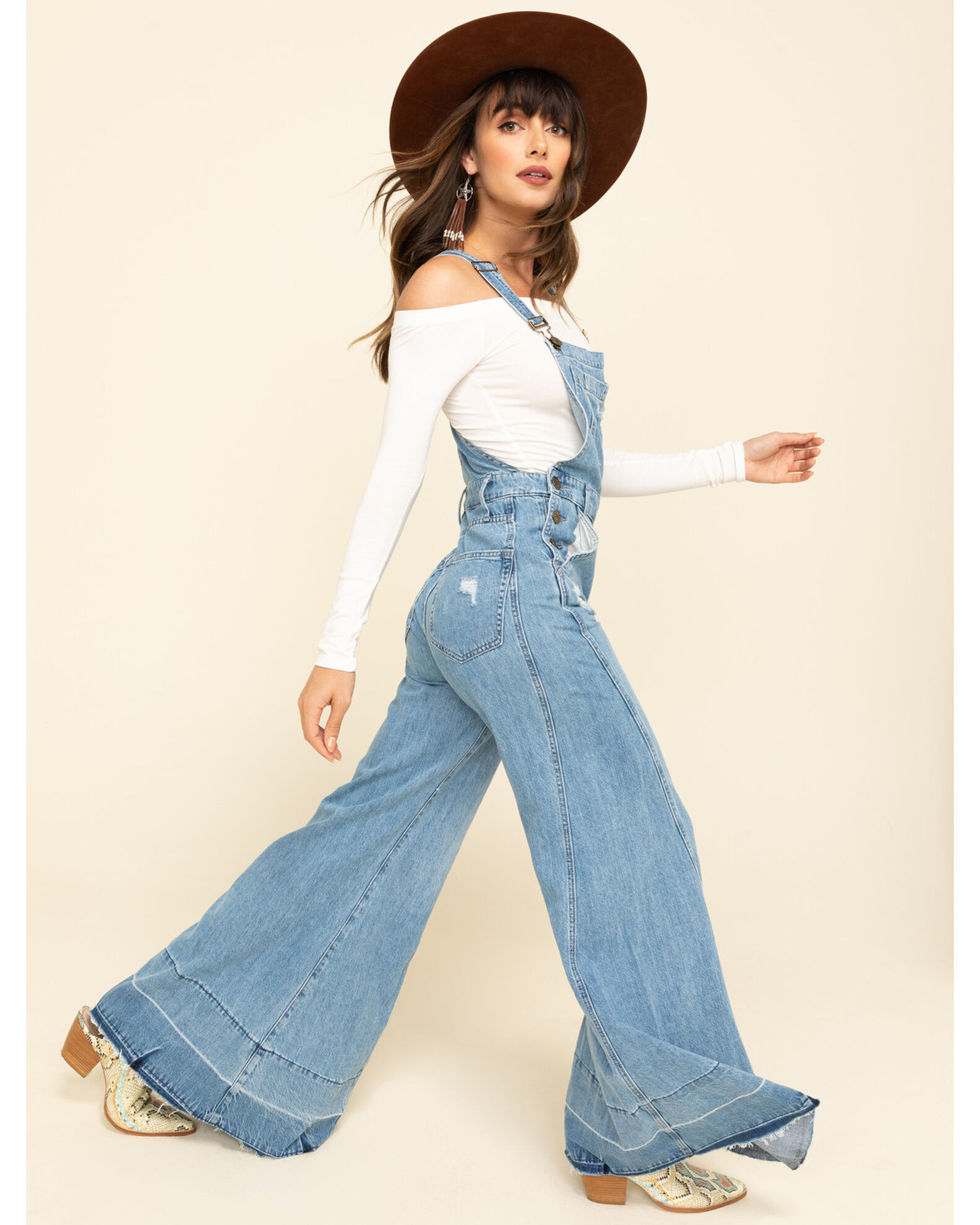 Show me satisfiedchi your mumu star bell bottom jeans