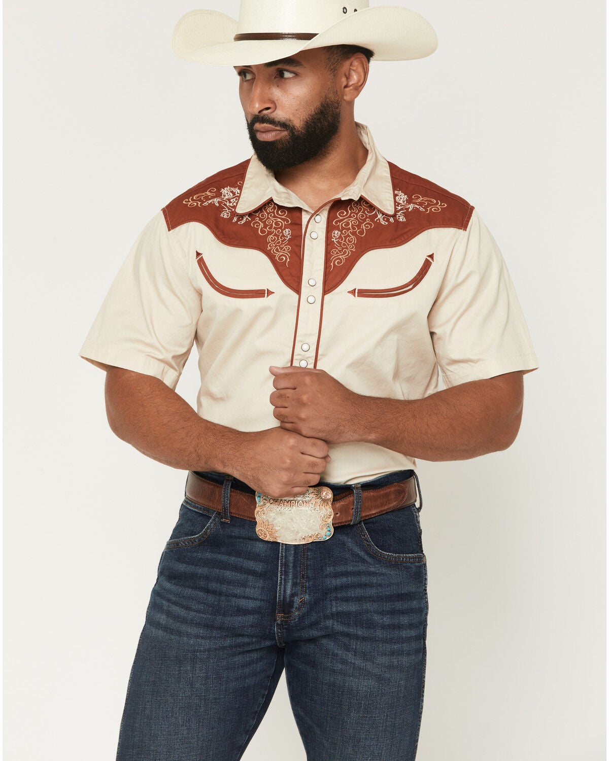 Sendero Provisions Men's Cody Embroidered Horse Short Sleeve Snap Western Shirt, Oatmeal, hi-res