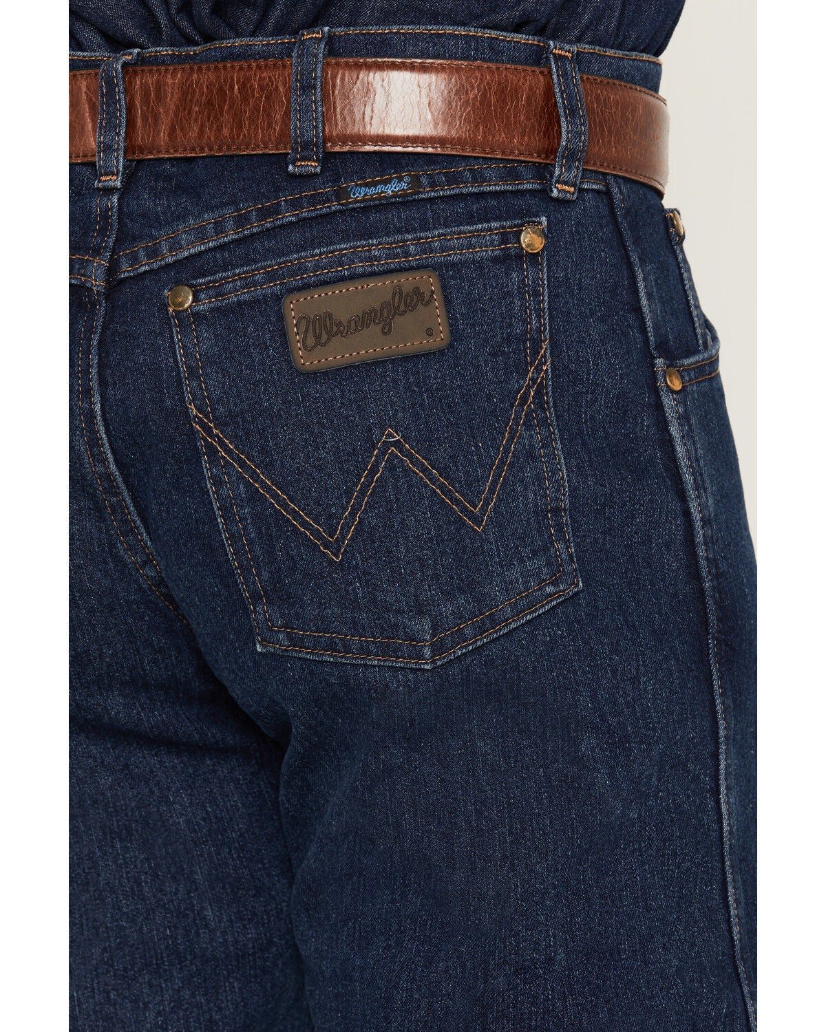 Image #4 - Wrangler Men's Premium Performance Cool Vantage Regular Fit Cowboy Cut Jeans, Indigo, hi-res