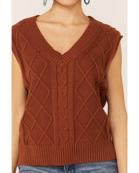 Image #2 - Callahan Women's Crème Cable Pullover Chelle Vest, Brown, hi-res