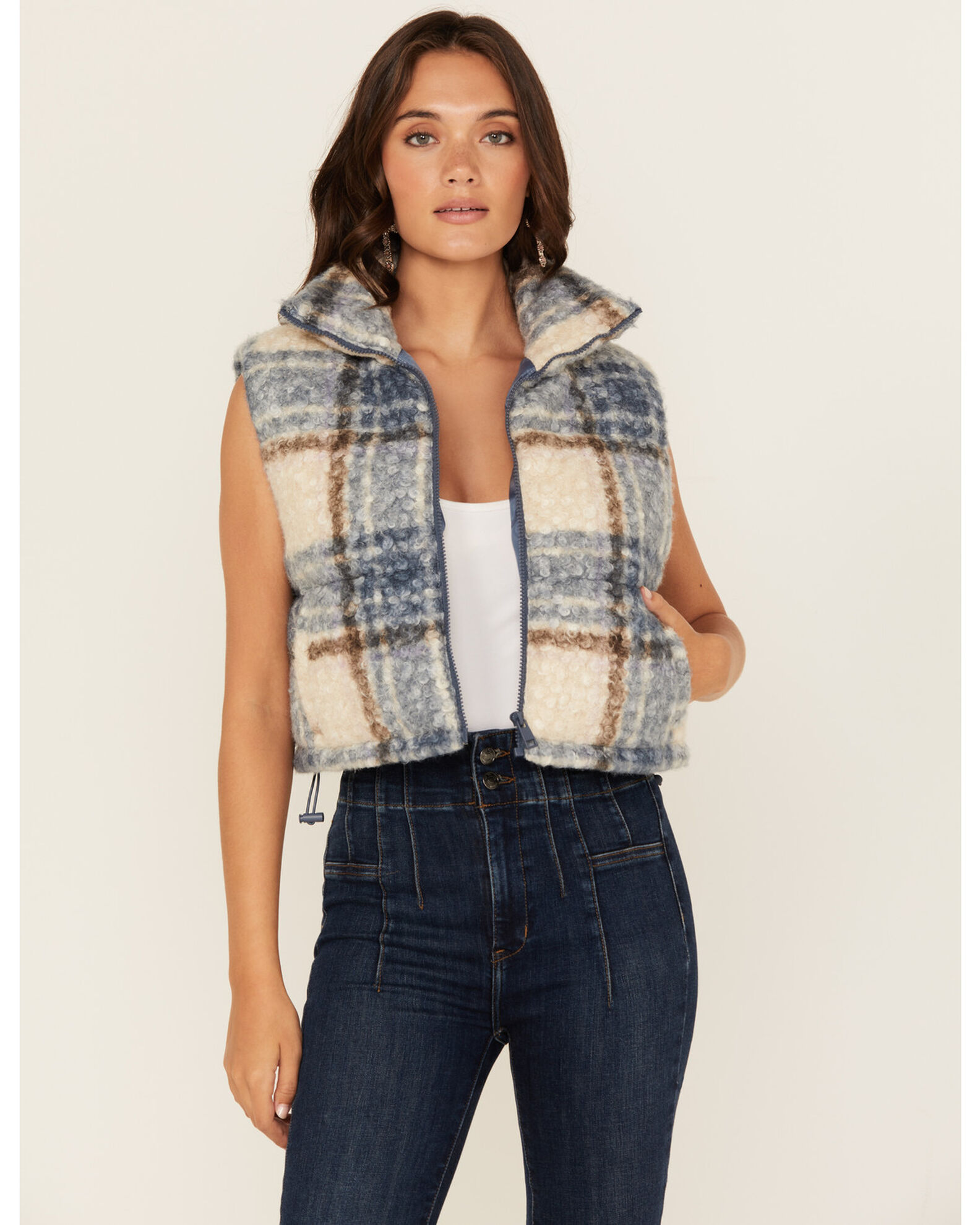 Stooch Women s Plaid Print Zip Up Cropped Puffer Vest Sheplers