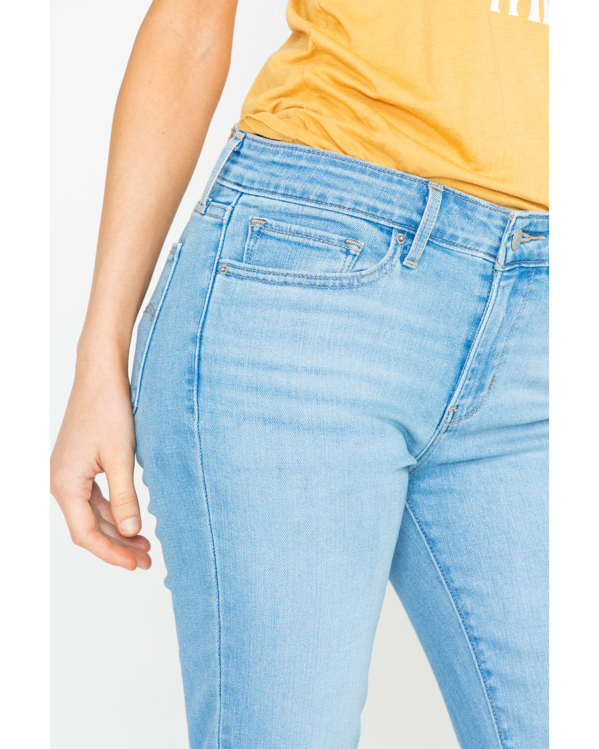women's classic levi jeans