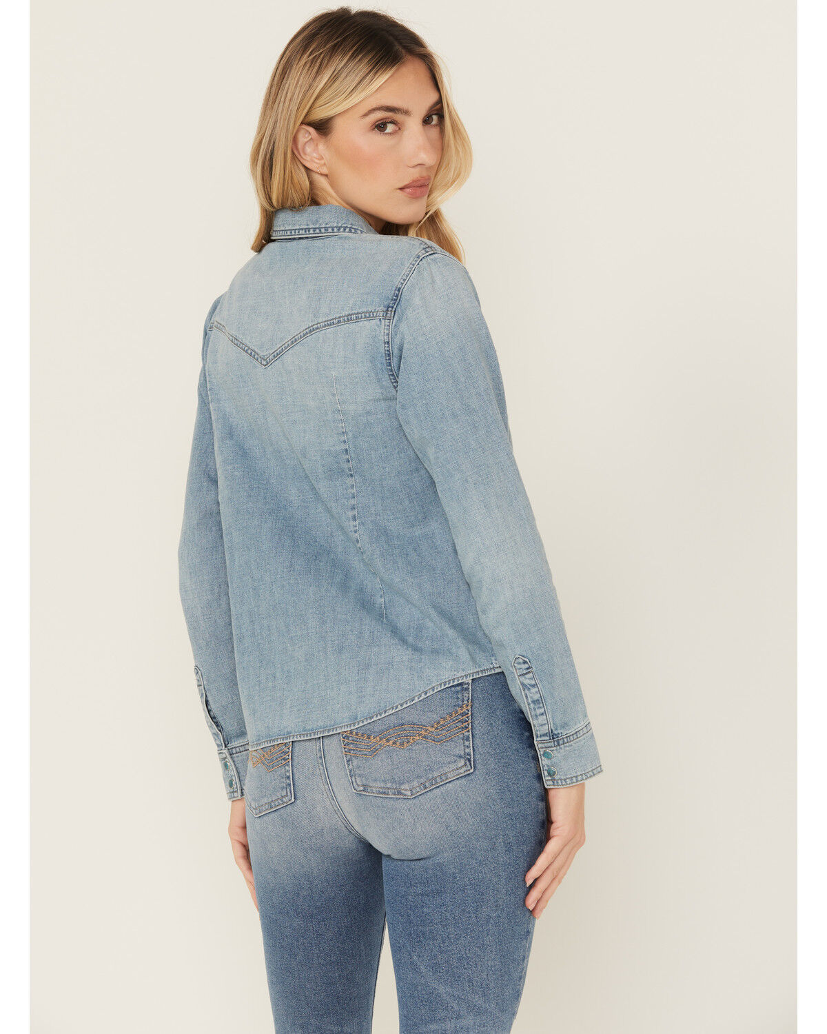 Image #4 - Idyllwind Women's Medium Wash Long Sleeve Snap Denim Shirt, Light Wash, hi-res