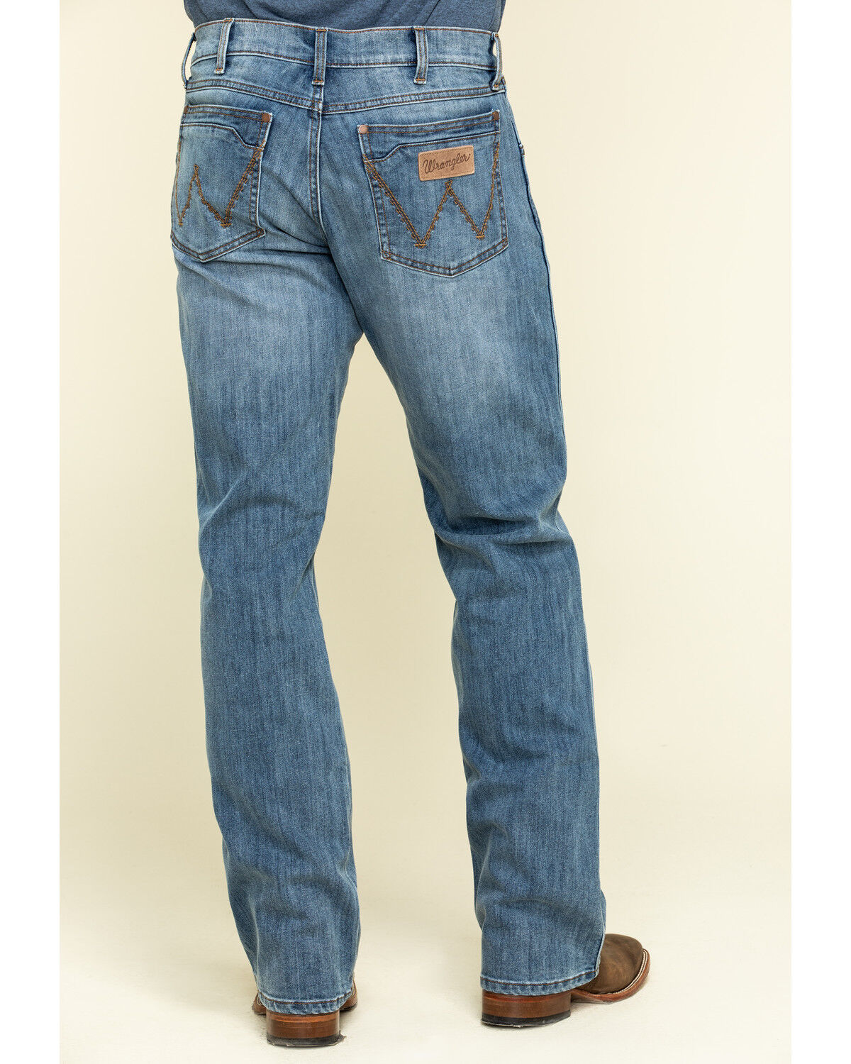 mens wrangler relaxed boot cut jeans