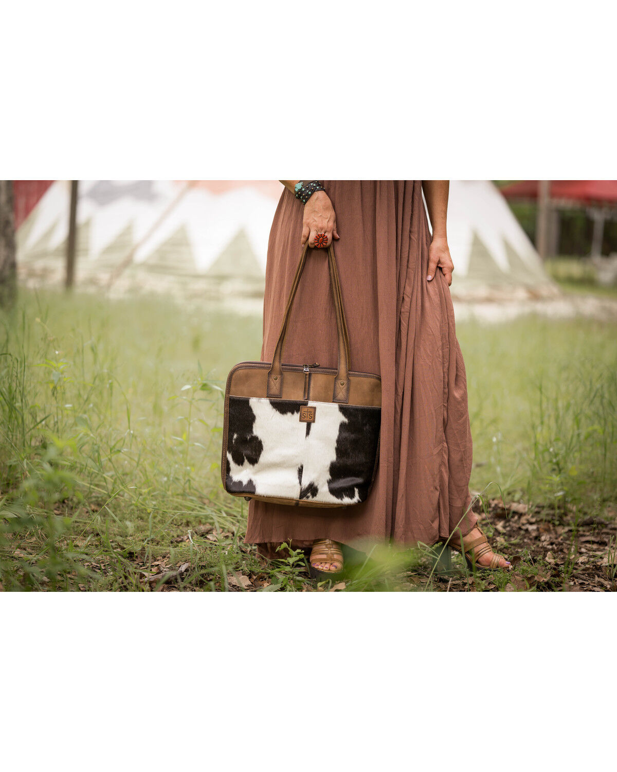 Image #5 - STS Ranchwear By Carroll Women's Cowhide Shopper Laptop Carrying Case, Brown, hi-res