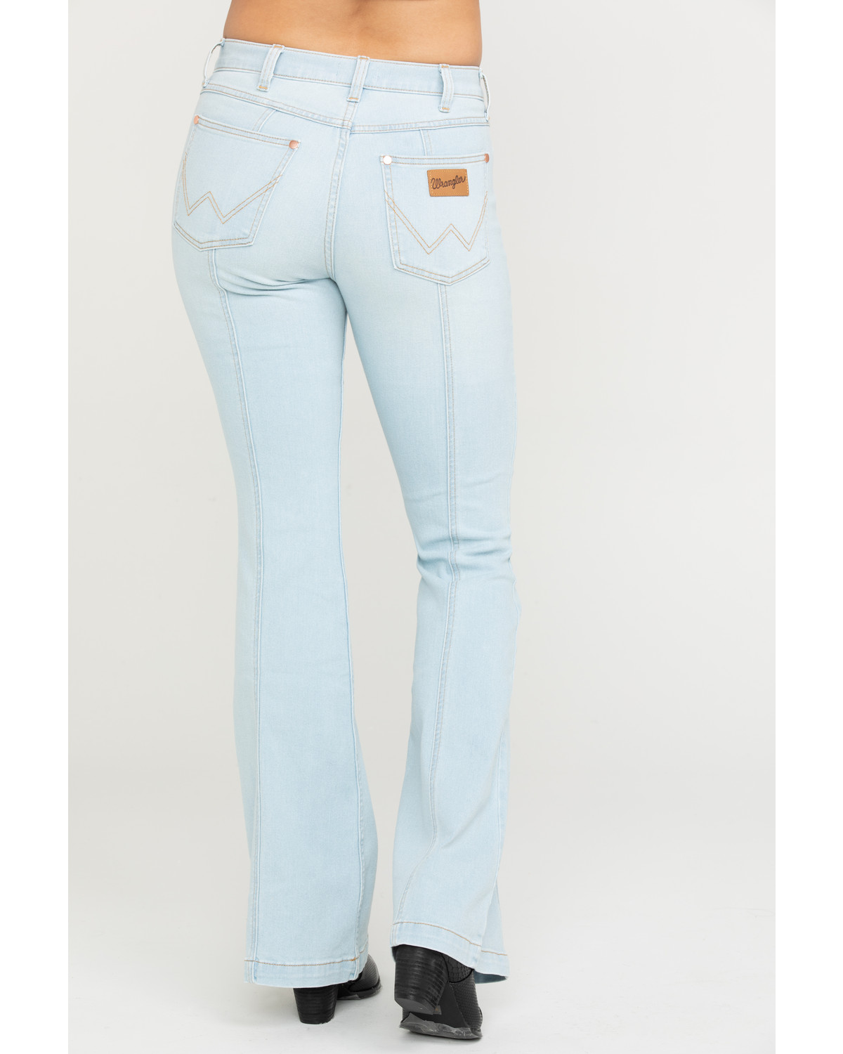 wrangler modern women's heritage seamed light flare jeans